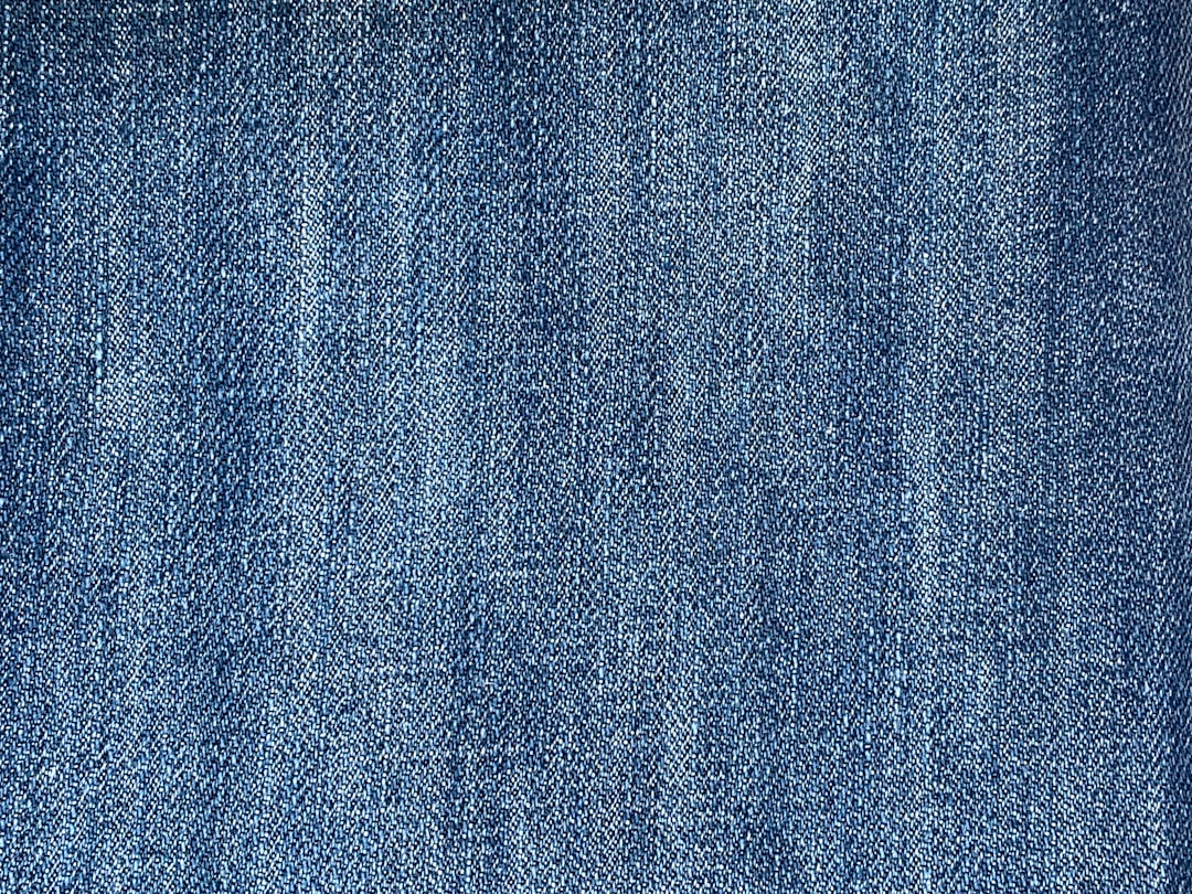 Rådenim & Biker Jeans: Trender og Tips for 2026